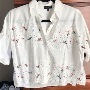 NWOT Topshop crop hem embroidered blouse
